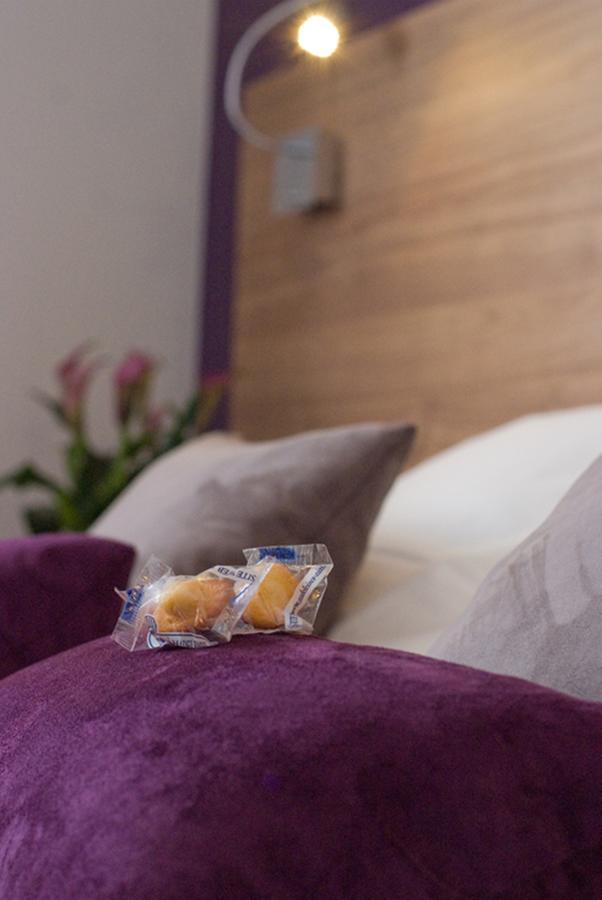 Logis Hotel Restaurant De La Madeleine Commercy エクステリア 写真