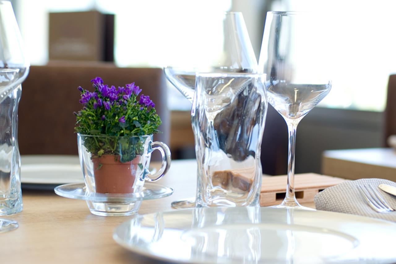 Logis Hotel Restaurant De La Madeleine Commercy エクステリア 写真
