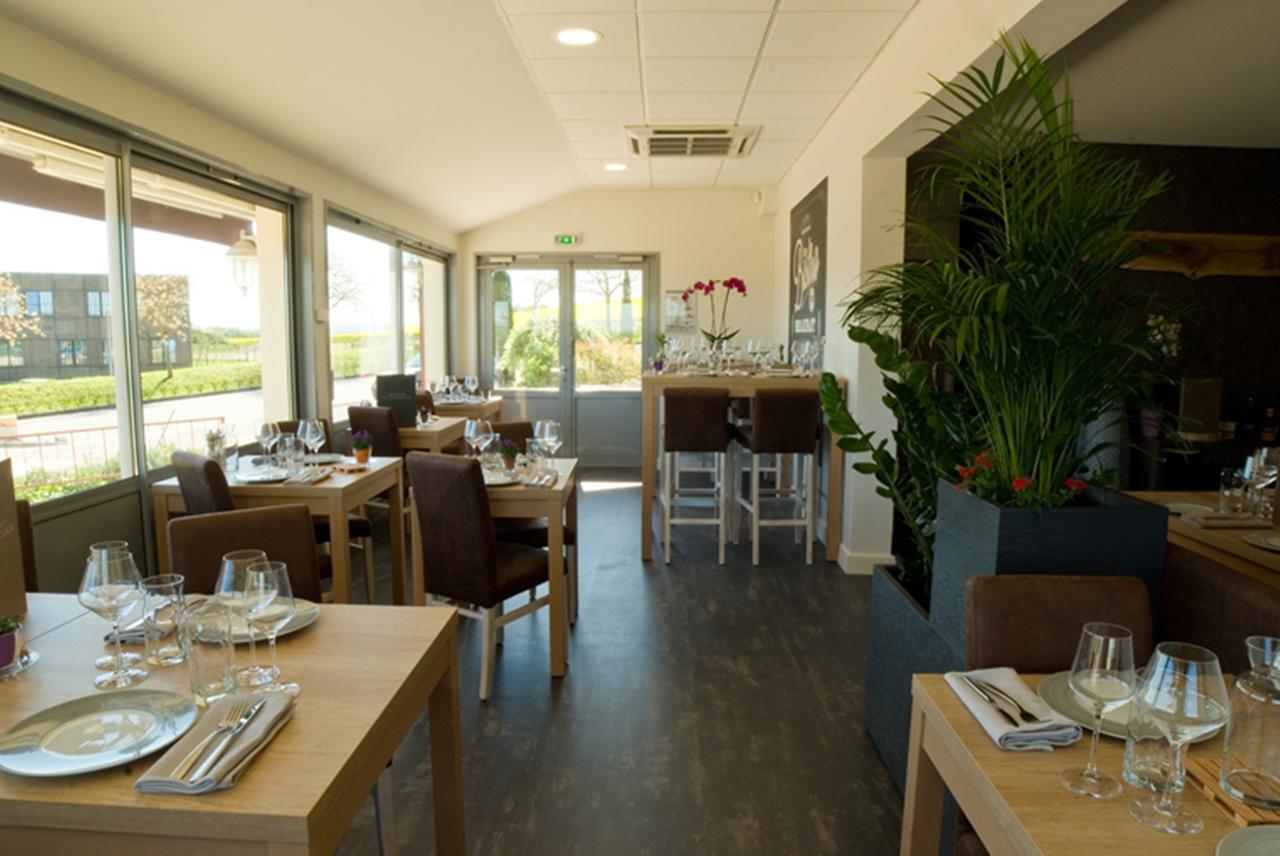 Logis Hotel Restaurant De La Madeleine Commercy エクステリア 写真